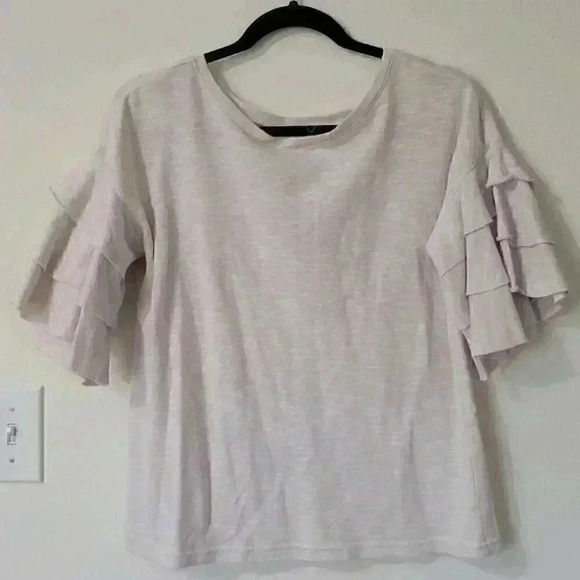 A.N.A cream ruffle sleeve blouse size small - Picture 1 of 4